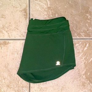 Oiselle Embossed Rogas EUC size 6